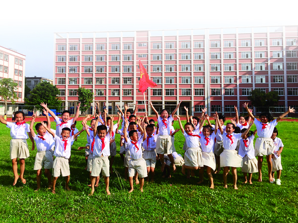 启智达人：湛江市麻章中学六十载薪火相传