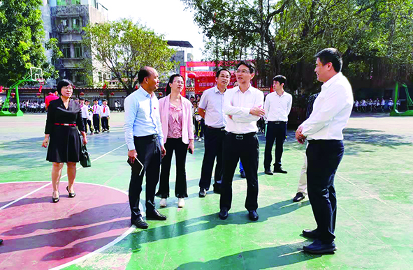 以悦乎教育奠基悦乎人生 ——雷州市新城中心小学校长苏伟仲访谈录