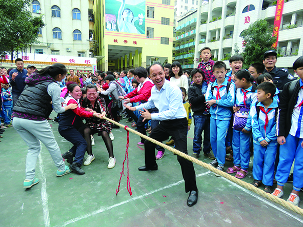 以悦乎教育奠基悦乎人生 ——雷州市新城中心小学校长苏伟仲访谈录