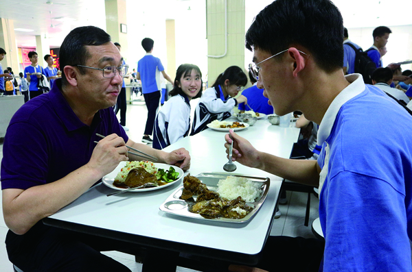 “为了未来”的深高样本——访深圳市高级中学校长、广东省中小学名校长工作室主持人邵爱国